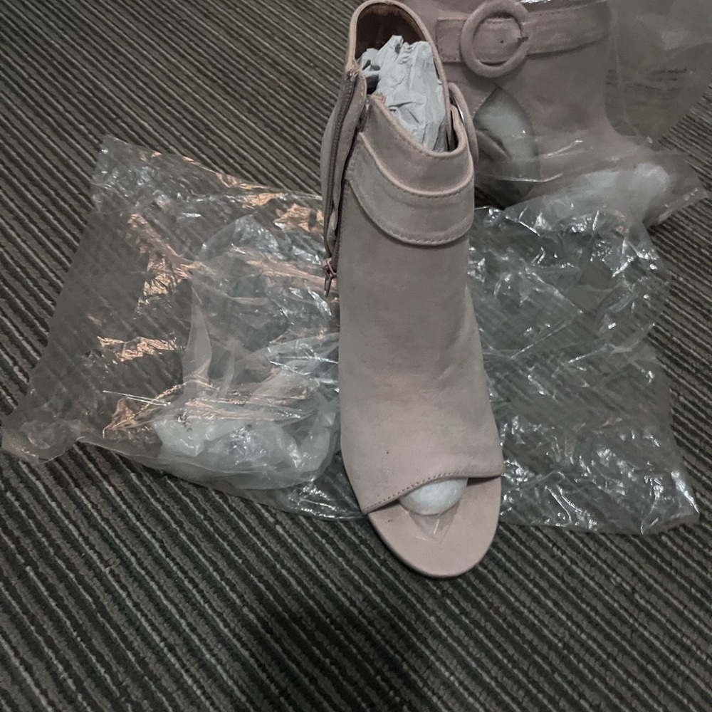 Elegant Peep-Toe Ankle Boots